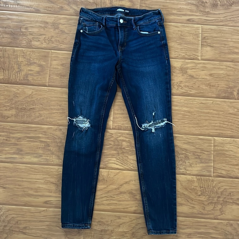 Gap Rockstar size 6 skinny jeans